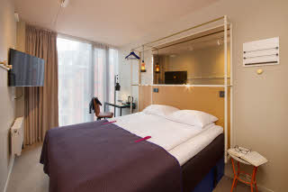 Urheberrecht: Tord-Erik Andresen
Hotellfoto.no
+47 988 26 280
tord@fotofoto.no
Scandic-Grensen-Standard_room.jpg